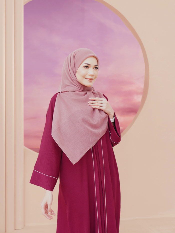 NOVALIE ABAYA DRESS MAROON