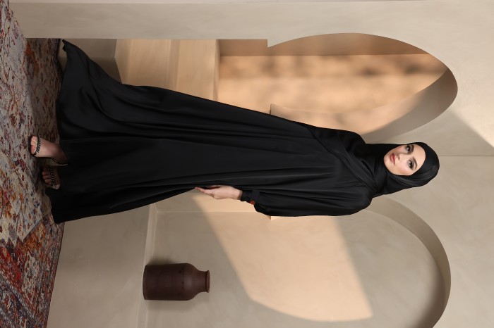 ANANDA SILKY ABAYA (BLACK)