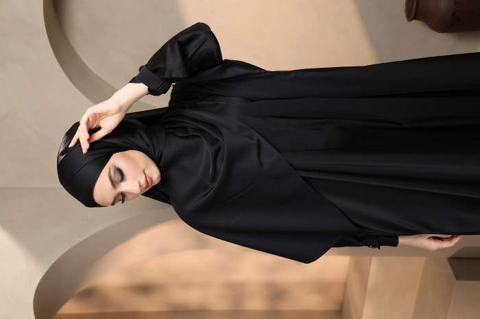 ANANDA SILKY ABAYA (BLACK)