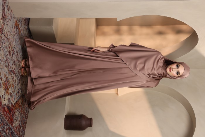 ANANDA SILKY ABAYA (NUDE)