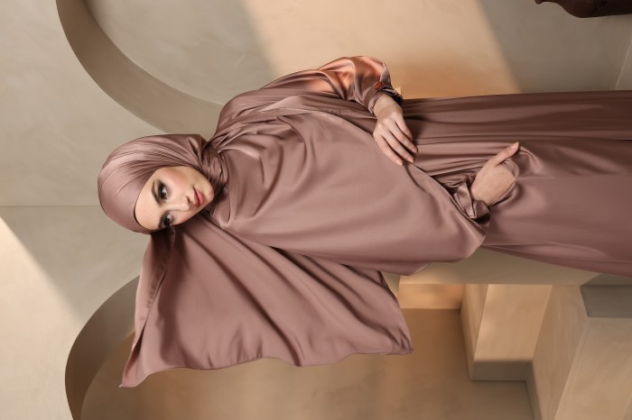 ANANDA SILKY ABAYA (NUDE)