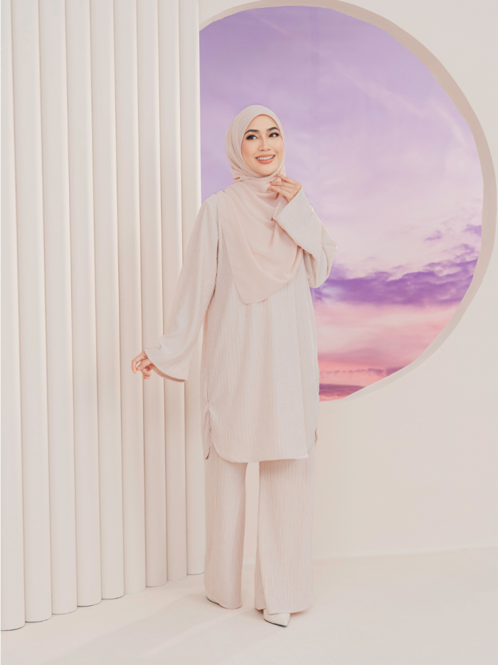 CAMILA IRONLESS SUIT - BEIGE