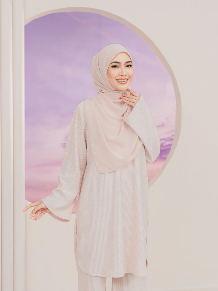 CAMILA IRONLESS SUIT - BEIGE