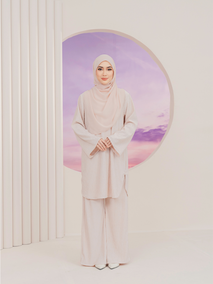 CAMILA IRONLESS SUIT - BEIGE